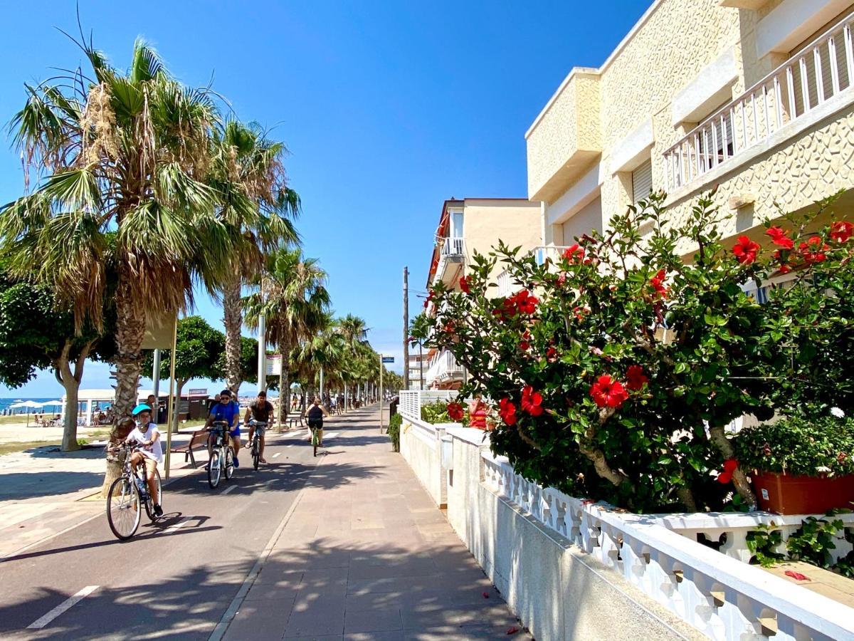 Casa Comoda Delante De La Playa Con Vista Al Mar Cambrils Exterior photo